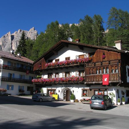 Hotel Al Larin Cortina dʼAmpezzo Exterior foto