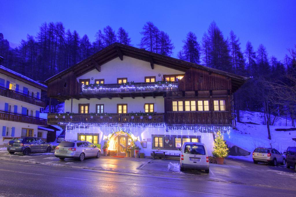 Hotel Al Larin Cortina dʼAmpezzo Exterior foto