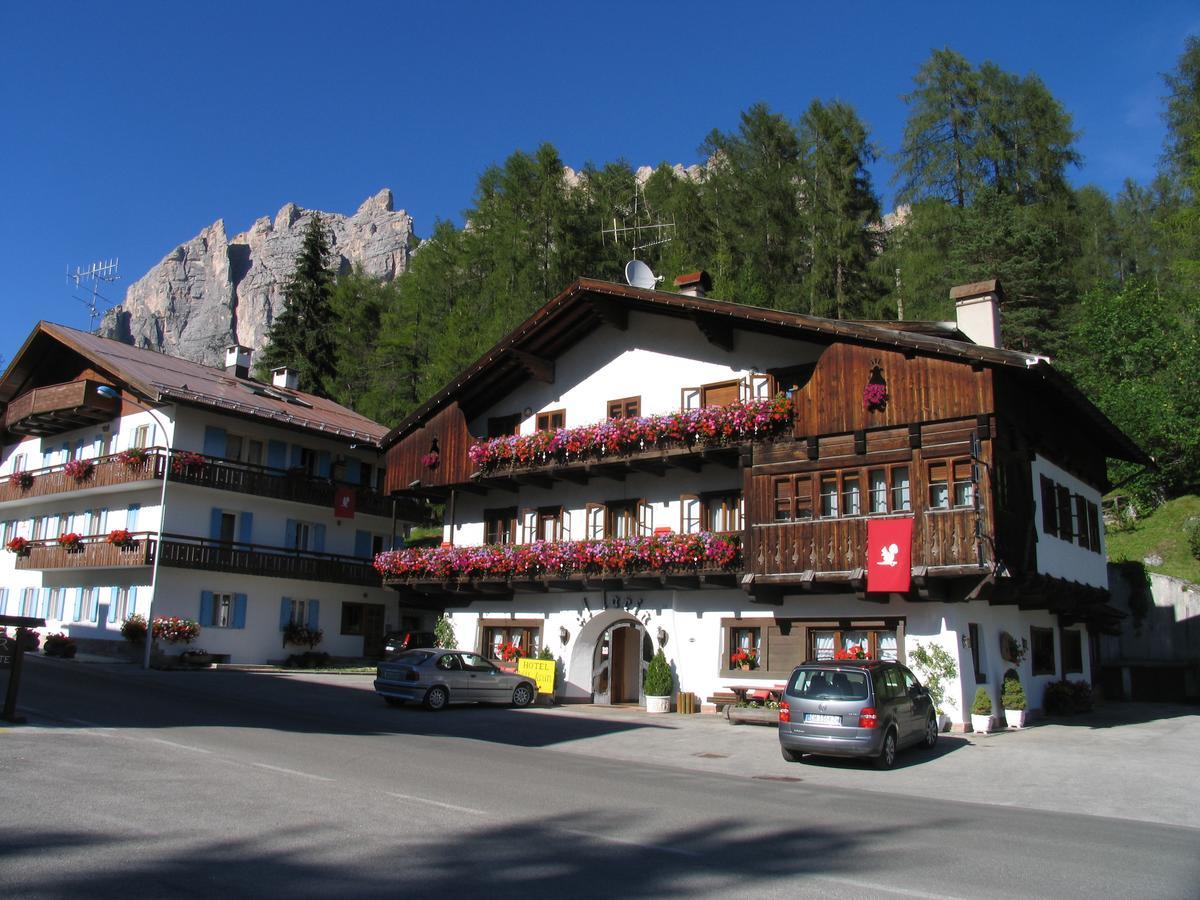 Hotel Al Larin Cortina dʼAmpezzo Exterior foto